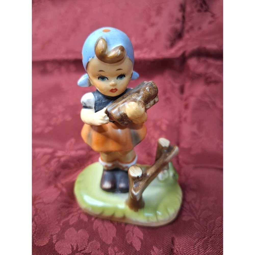 Vintage 1950's Erich Stauffer Figurine Girl w/ Blue Headscarf at Fence‎ 55/1542
